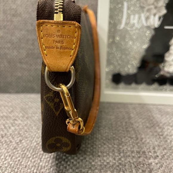 SOLD Authentic Louis Vuitton Pochette Accessoires - Picture 3 of 11